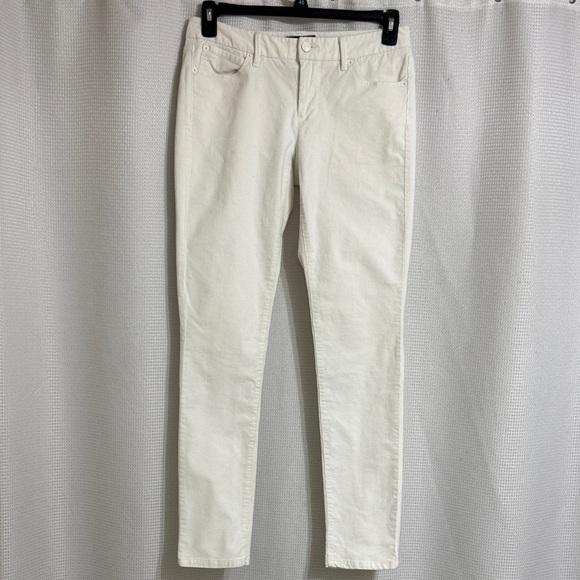 Banana Republic Denim - Women’s EUC Banana Republic, Ryan fit, winter white corduroy jeans. Size 6